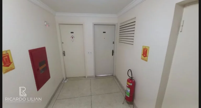 Imagem Apartamento com dois dormitorios sendo uma suite, uma vaga de garagem . AS VENDA!!!