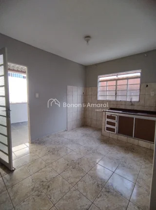 Imagem Casa da frente tem 2 dormitórios, sendo uma suite, sala, cozinha e lavanderia, cômodos bem amplos ...