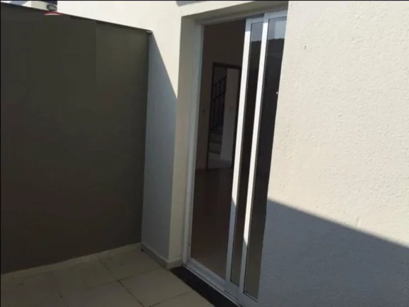 Imagem Venda de imóvel constituindo um edifício inteiro com 8 aptos novos contendo cada um 2 quartos, sal...