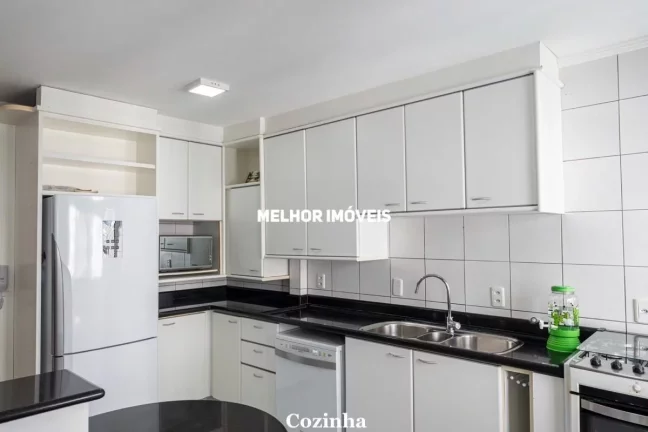 Imagem Apartamento à venda na Quadra mar com 5 Suítes sendo 2 máster localizado no centro de Balneário Camboriú