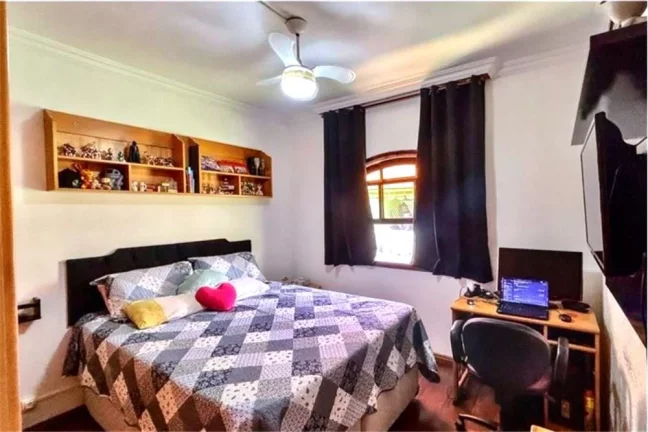 Imagem Sobrado Sustentável: Residência Aconchegante com Energia Renovável, Espaço Gourmet, Suítes Luxuosas e Memórias Inesquecíveis em 150m²