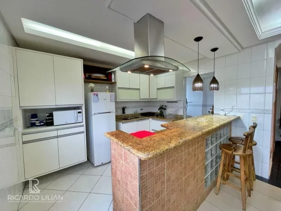 Imagem Cobertura Triplex de Luxo na Ponta da Praia, Santos: Viva o Sonho à Beira-Mar!