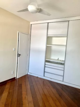 Imagem Apartamento 4/4 com área de lazer no Condomínio Edifício Saint Germain