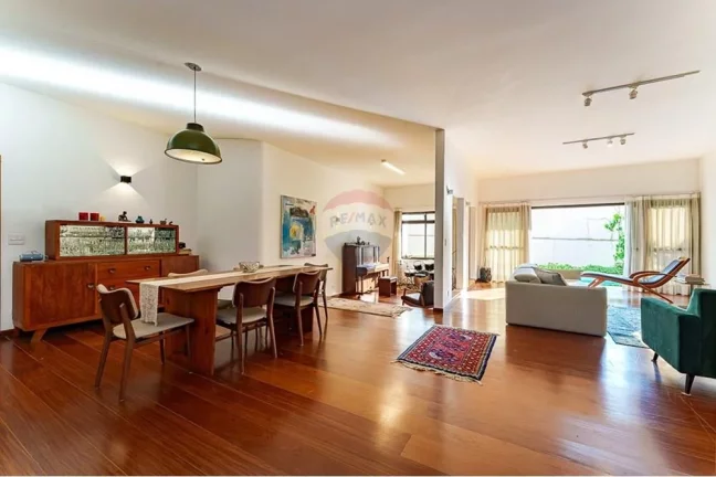 Imagem Linda e espaçosa casa na Vila Tramontano com 460m² 4 Suítes 4 Vagas com piscina e churrasqueira
