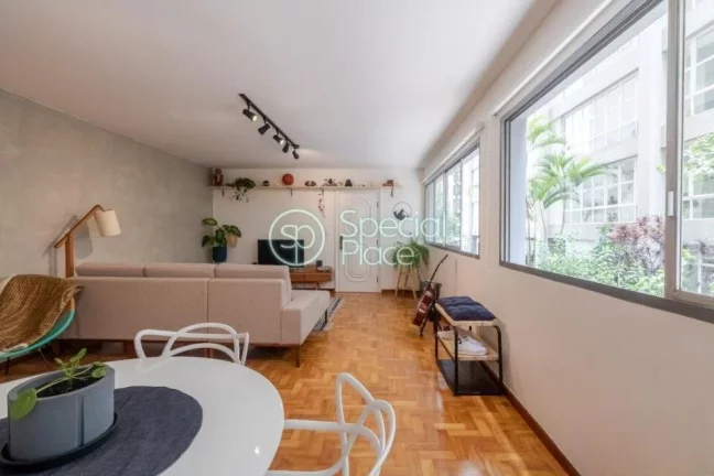 Imagem Apartamento com reforma recente e moderna Jardim Paulista. - Área: 125,00m² - Living com amplos ja...