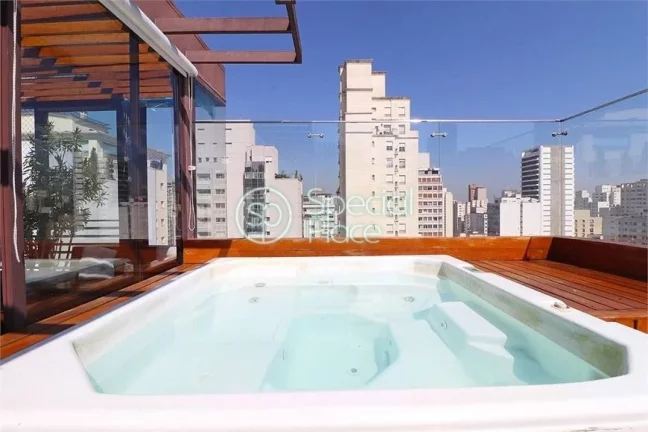 Imagem Cobertura incrível na região mais desejada dos Jardins e pertinho de tudo. Lá em cima reina a paz...
