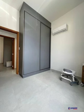 Imagem VENDO CASA 3/4 SENDO UMA SUITE EM CONDOMINIO SIM