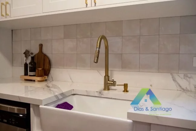 Imagem SANTO ANDRÉ Bairro Jardim Sobrado Tríplex Mobiliado 169M², condomínio fechado, 3 vagas, ótima localização e valor !!!