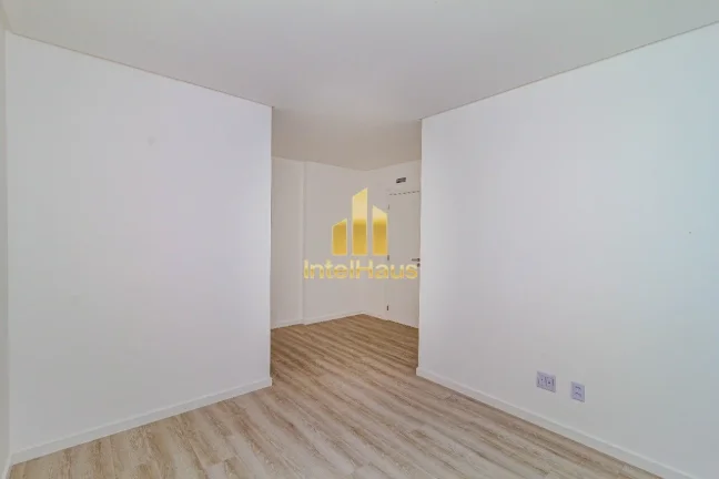 Imagem Descubra o Luxo Clássico no Edifício Villa Alba: Seu Refúgio Exclusivo em Balneário Camboriú!
I...