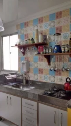 Imagem Apartamento lindo com acabamento diferenciado, contendo 2 quartos com armários, banheiro social com...