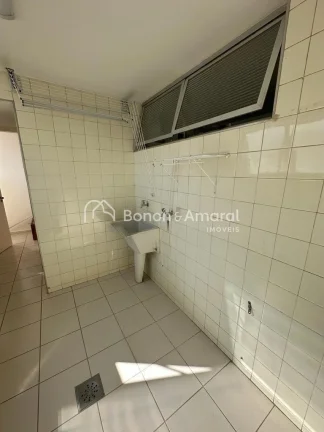 Imagem Em localização privilegiada, este apartamento oferece ambientes amplos, bem arejados e iluminados ...