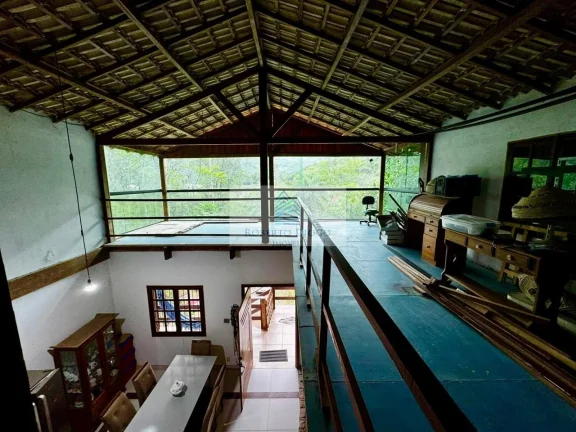 Imagem Impecável casa em condomínio no Camorim, Rio de Janeiro-RJ: 3 quartos, 3 suítes, 1 sala, 5 banheiros, 300m² de área.