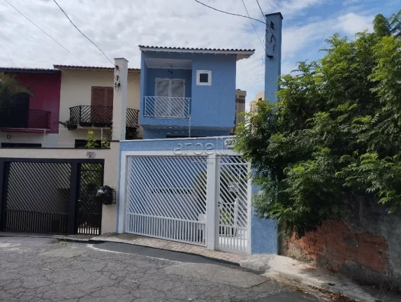 Imagem Sobrado com 188 metros quadrados de área construída, com sala para dois ambientes, sanca no teto, ...