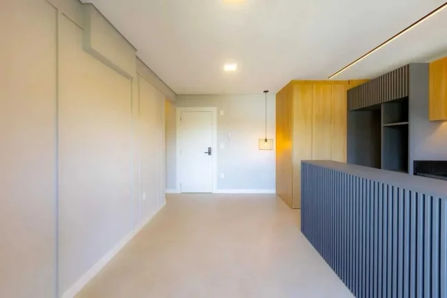 Imagem Apartamento semi-mobiliado com 2 suítes e 2 vagas de garagem na Praia dos Amores
