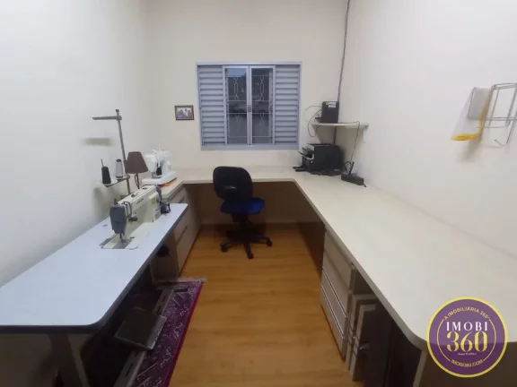 Imagem Sobrado com 03 dormitórios e 02 vagas de garagem próximo Guilhermina Esperança