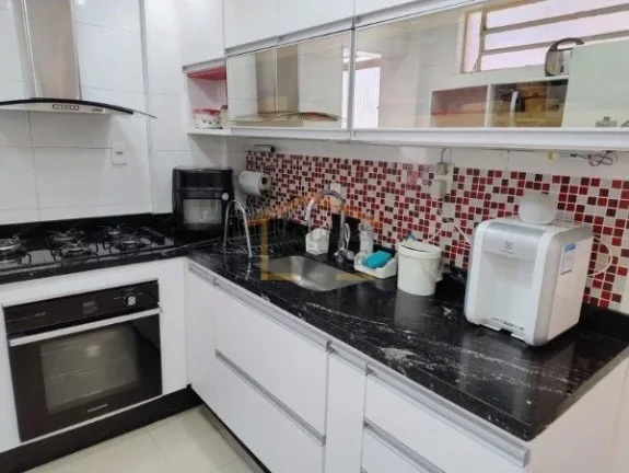 Imagem Imóvel com 109 m² de área útil, composto por 4 dormitórios, sala dois ambientes, cozinha com ar...