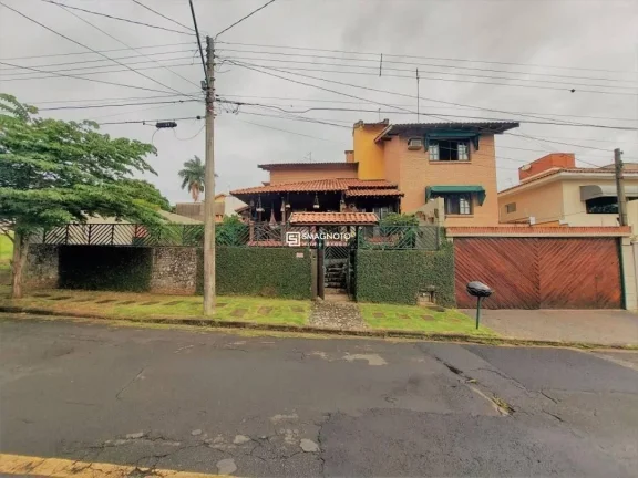 Sobrado com 4 dormitórios à venda, 452 m² por R$ 1.300.000,00 - Nova Piracicaba - Piracicaba/SP