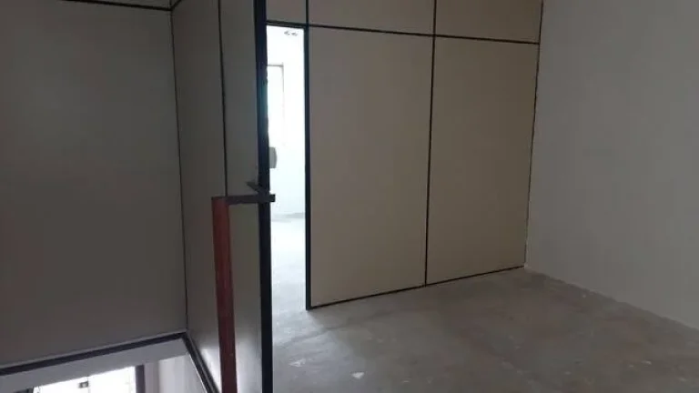 Imagem Casa para Salão e Apartamento no piso Superior comercial Centro S.A