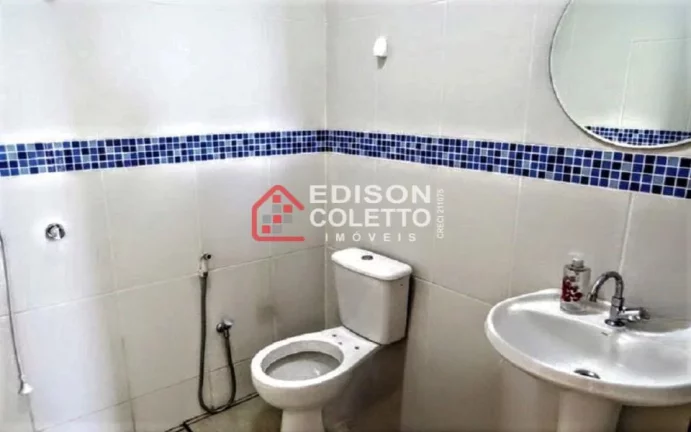 Imagem Casa de frente para área verde, Parque Santa Cecília com 3 dormitórios.