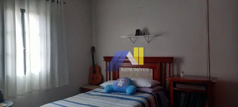 Imagem Casa com 3 Quartos à Venda, 185 m² em Saúde - Pouso Alegre