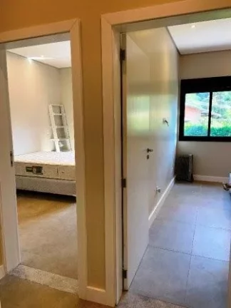 Imagem Casa de Condomínio com 5 Quartos e 6 banheiros, 405 m².