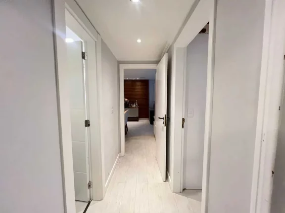 Imagem Apartamento decorado com 3 dormitórios sendo 1 suíte e 1 vaga em Balneário Camboriú