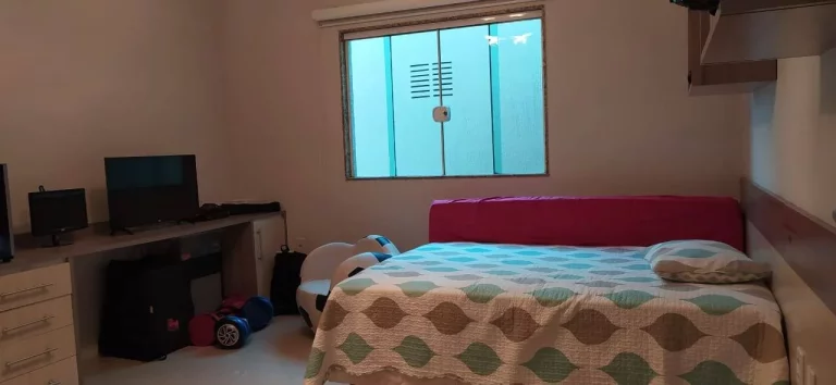 Imagem Casa alto padrão a venda no condomínio vale dos Cristais Macaé RJ.