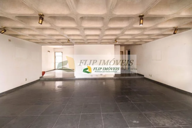 Imagem More em um apartamento com 207 m², 4 suítes, 2 vagas de garagem no miolo do Cambuí - Campinas - SP