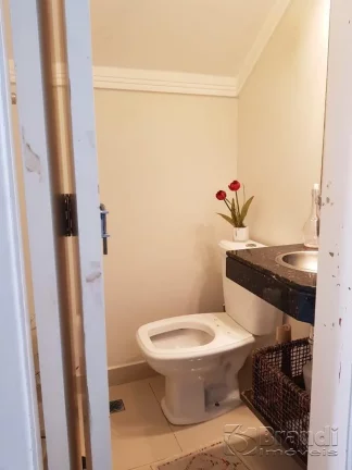 Imagem Ótimo sobrado 3 dorms sendo 1 suíte planejada, cozinha planejadas, 2 vagas.