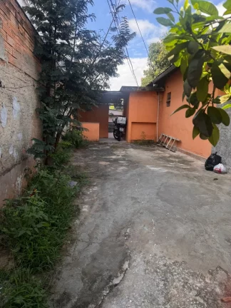Casa para alugar em Ouro Preto BH, 2 quartos 1 vaga 1000m da UFMG