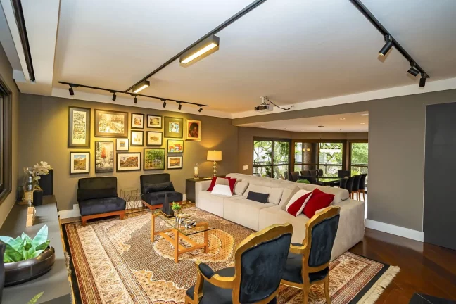 Imagem Luxuoso Apartamento em frente ao Clube Curitibano no coração do Água Verde.