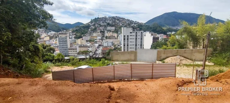 Terreno à venda, 720 m² por R$ 260.000,00 - Jardim Europa - Teresópolis/RJ