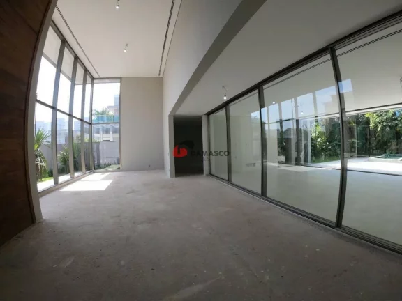 Imagem Sobrado à venda 5 Quartos, 5 Suites, 6 Vagas, 950M², Cerâmica, São Caetano do Sul - SP