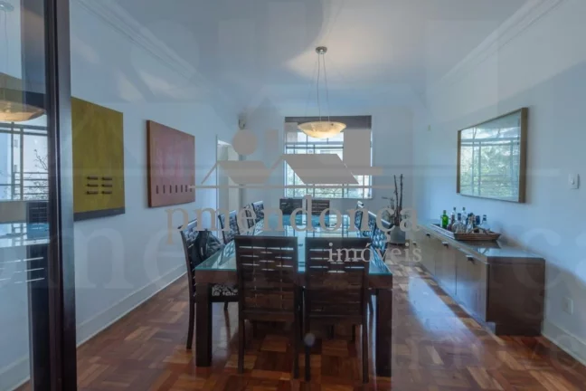Imagem Apartamento com 278m², localizado na Rua Sabará esquina com Av Higienópolis.