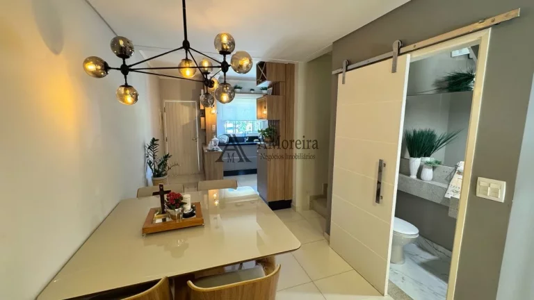 Imagem Casa em Condomínio à Venda em Jundiaí-SP Residencial Thina: 3 Quartos, 1 Suíte, 2 Salas, 3 Banheiros, 2 Vagas de Garagem - Jardim Carolina, 110m²