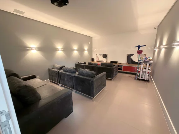 Imagem Apartamento com 3 dormitórios sendo 3 suítes e 3 vagas de garagem em Balneário Camboriú/SC