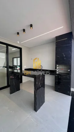 Imagem GH1960

A casa possui 

-3 SUÍTES PLENAS, sendo uma master com hidro
- VARANDA GOURMET, com bancada...