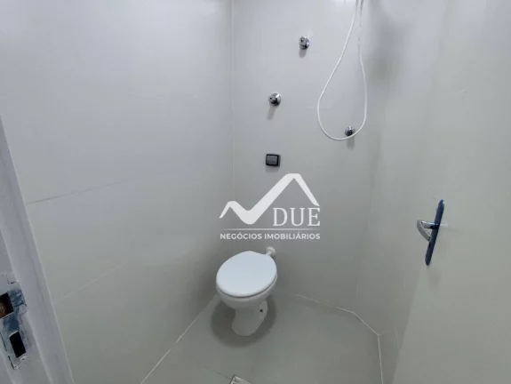 Imagem Apartamento com 2 dormitórios e dependencia completa de empregada, vaga d garagem demarcada à venda, 90 m² por R$ 470.000 - Campo Grande - Santos/SP