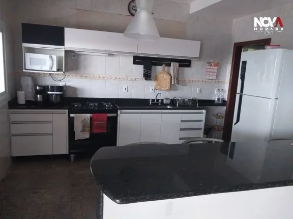 Imagem Oportunidade imperdível! Esta linda casa localizada no bairro Interlagos, em Vila Velha, oferece 3 ...