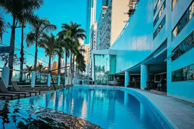 Imagem Apartamento Vista Mar com 3 dormitórios sendo 1 suíte e 1 vaga de garagem em Balneário Camboriú