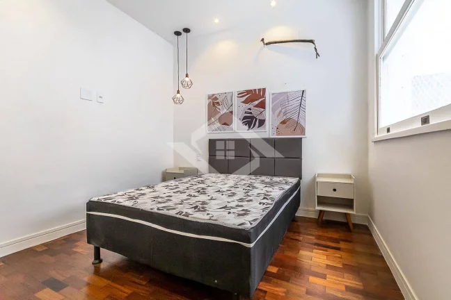 Imagem Apartamento de 2 Quartos para Venda em Copacabana com 80 m²
