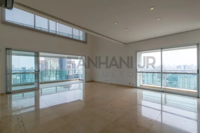 Imagem Maravilhosa cobertura duplex no coração do Jardim América! Com uma área de 450m2, esse imóvel é simplesmente incrível! Possui 4 suítes, todas equipa