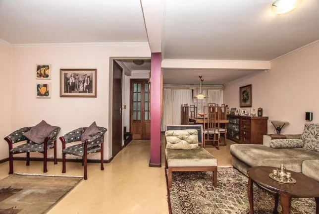 Imagem Sobrado 4 quartos no Santo Inácio.