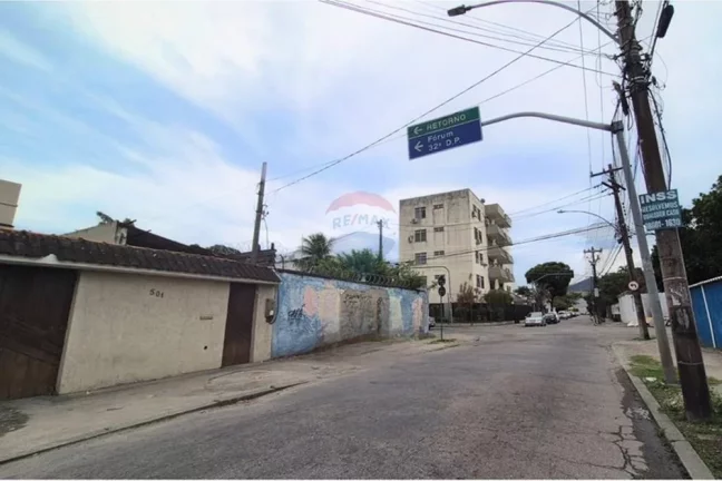 Imagem Casa á venda com 6 quartos com 316 m² Taquara, Rio de Janeiro.