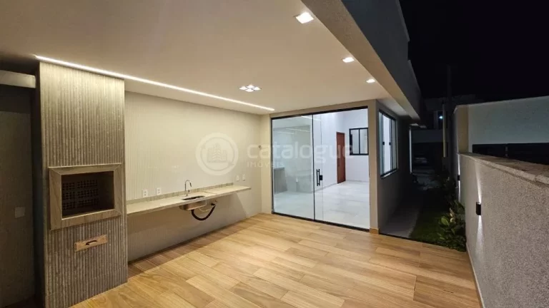 Imagem Linda casa a venda no Monte Carlo com 4 suites