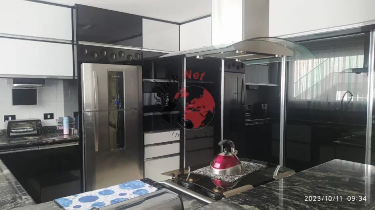 Imagem Maravilhoso Sobrado de Alto Padrão com 3 Suites, piscina e 5 vagas no bairro Vila Helena, Santo André