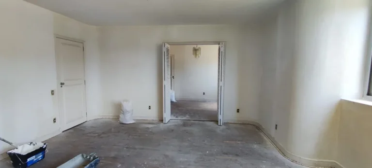 Imagem Apartamento 220M², 3Q, 1 Suíte, 4 Banheiros, Vista Livre e Bela, Área de Serviço, Lavabo, 2 Vagas, Quadra, Playground.