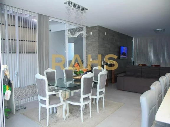 Imagem Belíssimo Sobrado a 50 metros do mar na Praia do Tabuleiro, com 246,12m² de área total construíd...