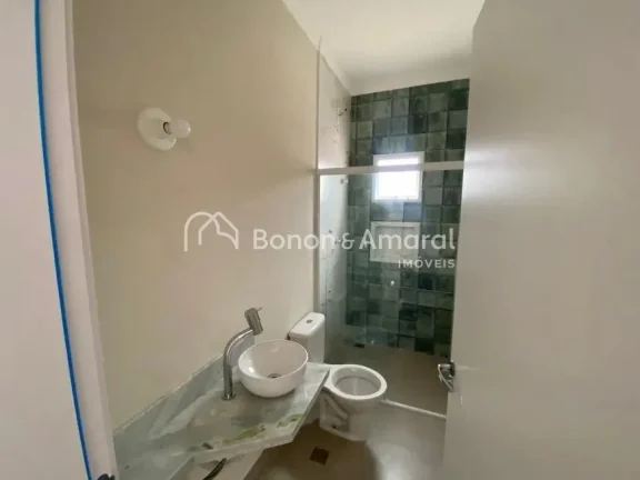 Imagem Localizado na Chácara Primavera, em Campinas, este sobrado de 76 m² oferece o equilíbrio perfeito...