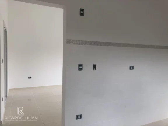 Imagem Casa térrea de condominio com 3 dormitórios sendo uma suite, duas vagas e quintal - A VENDA!!!